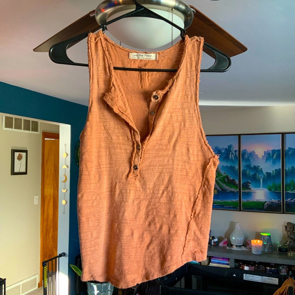 Buckle tank